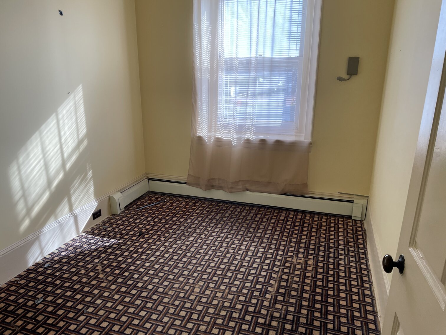 Image for Bankruptcy Auction - 2-Story 4,000 +/- SF Professional Office Building w/ Private Parking Lot in Downtown Salem