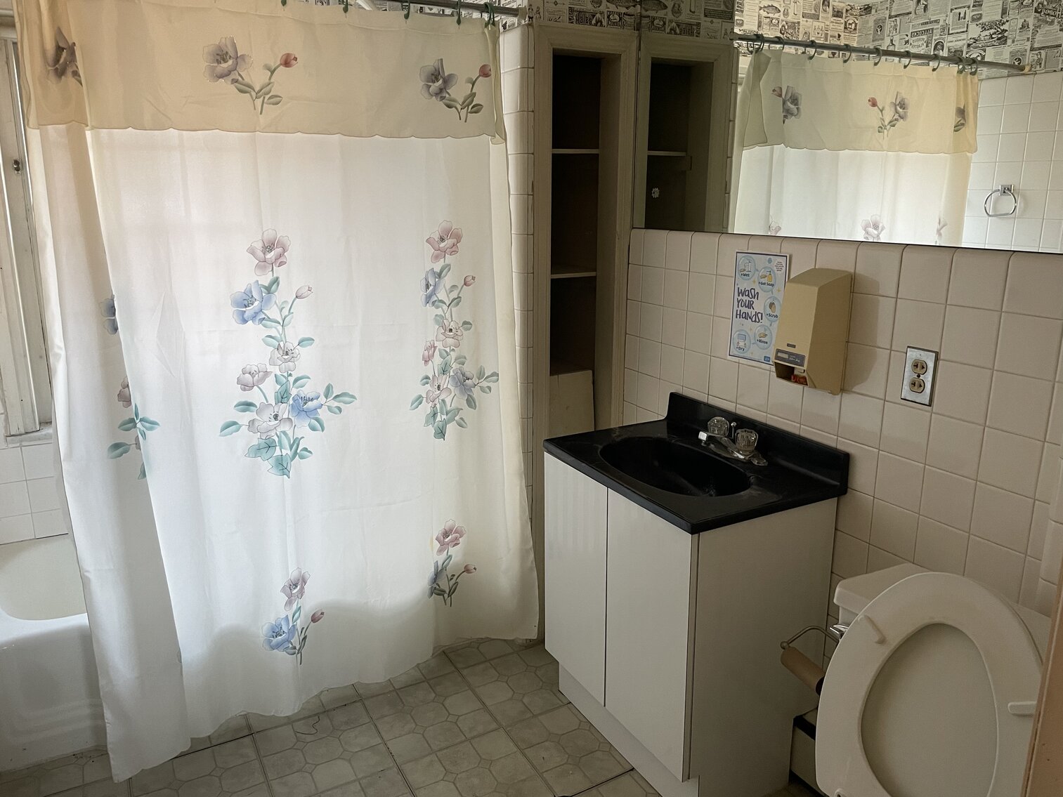 Image for Bankruptcy Auction - 2-Story 4,000 +/- SF Professional Office Building w/ Private Parking Lot in Downtown Salem