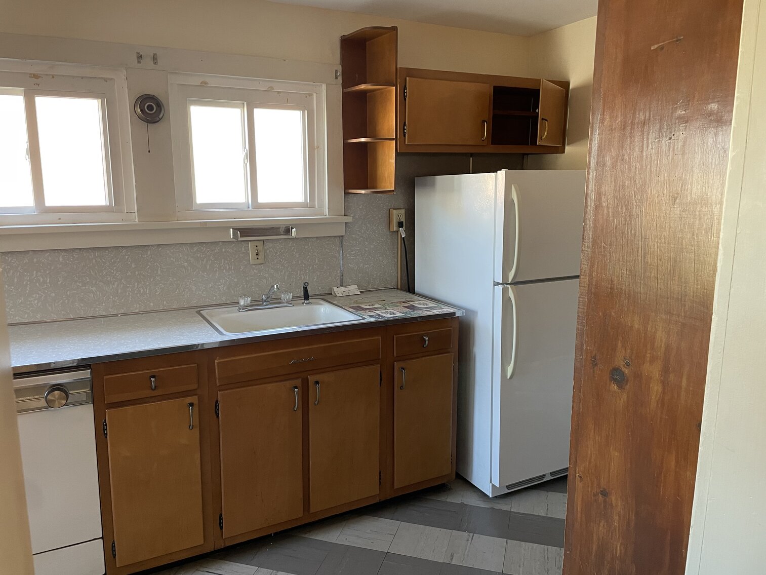 Image for Bankruptcy Auction - 2-Story 4,000 +/- SF Professional Office Building w/ Private Parking Lot in Downtown Salem