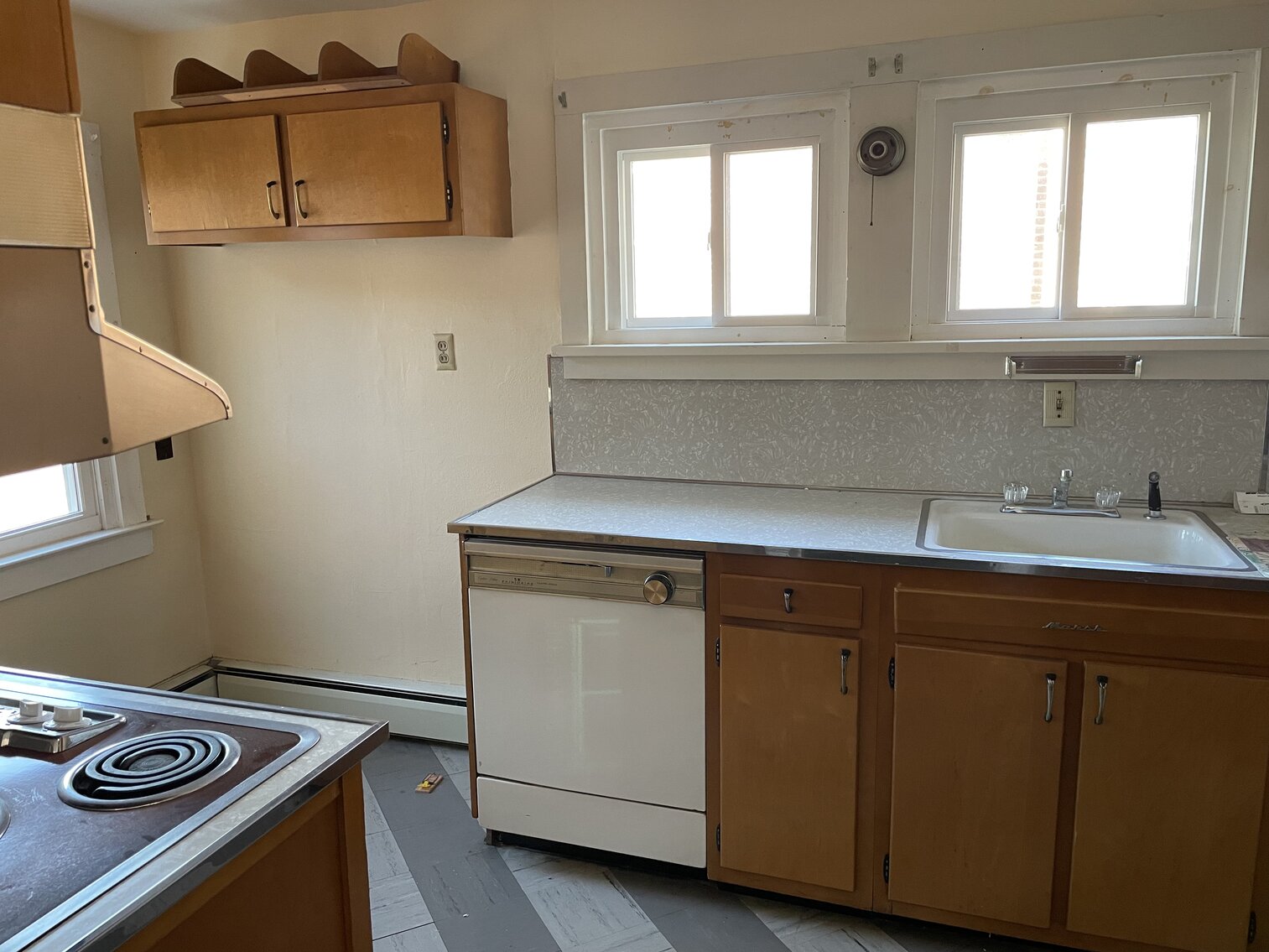 Image for Bankruptcy Auction - 2-Story 4,000 +/- SF Professional Office Building w/ Private Parking Lot in Downtown Salem