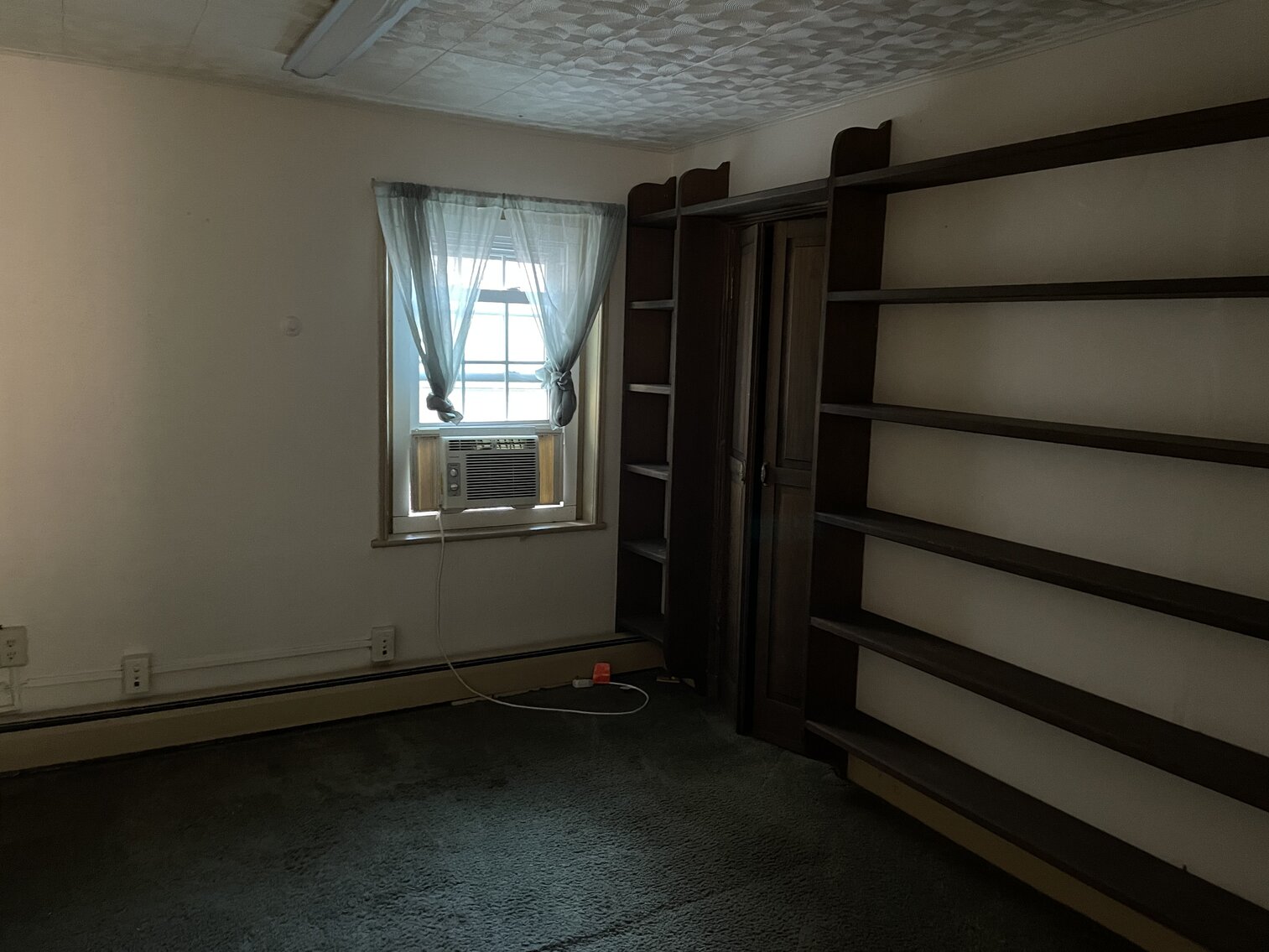 Image for Bankruptcy Auction - 2-Story 4,000 +/- SF Professional Office Building w/ Private Parking Lot in Downtown Salem