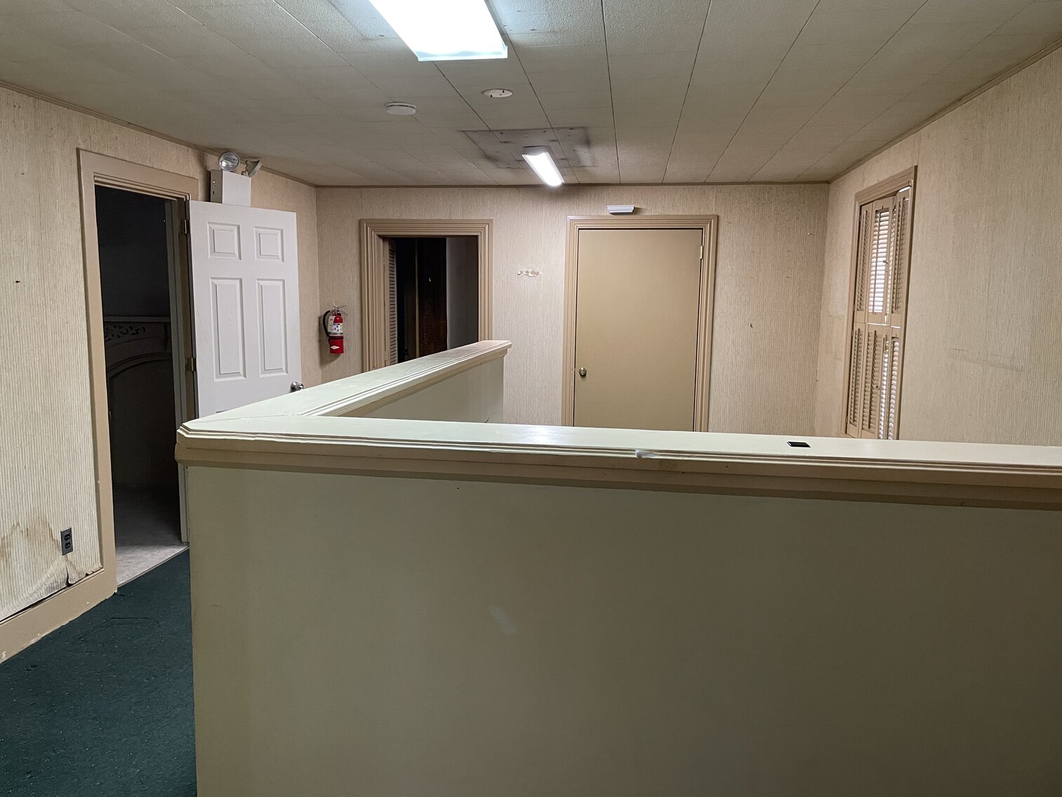 Image for Bankruptcy Auction - 2-Story 4,000 +/- SF Professional Office Building w/ Private Parking Lot in Downtown Salem