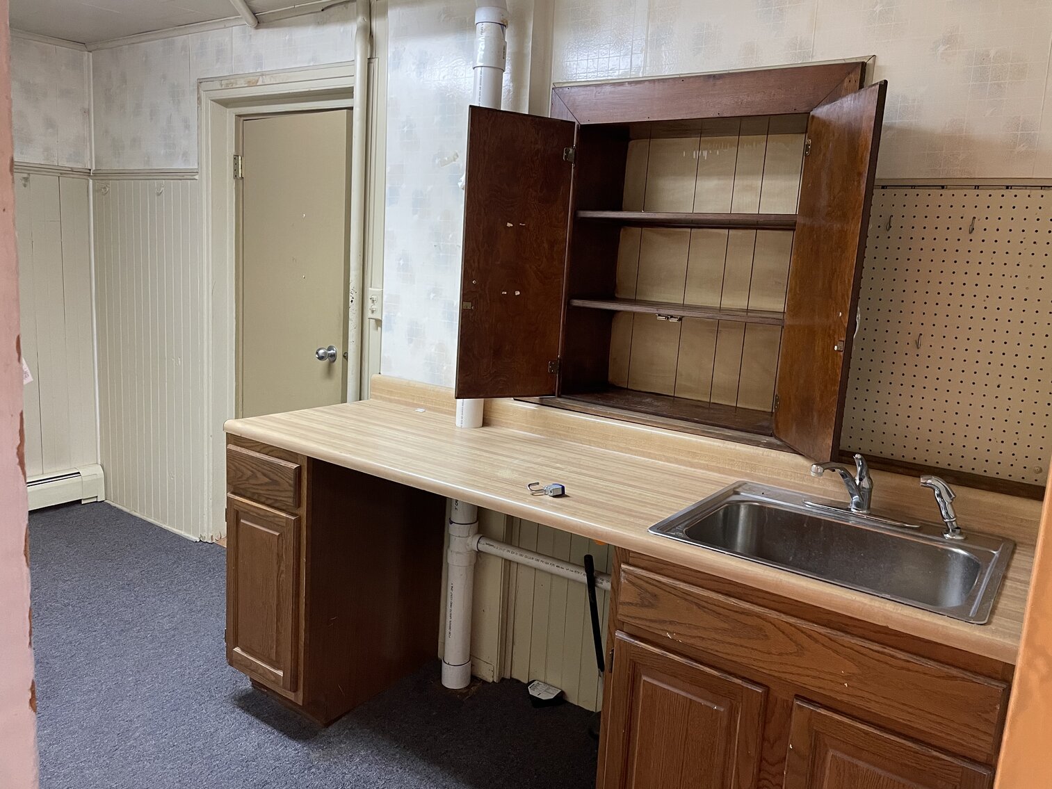 Image for Bankruptcy Auction - 2-Story 4,000 +/- SF Professional Office Building w/ Private Parking Lot in Downtown Salem