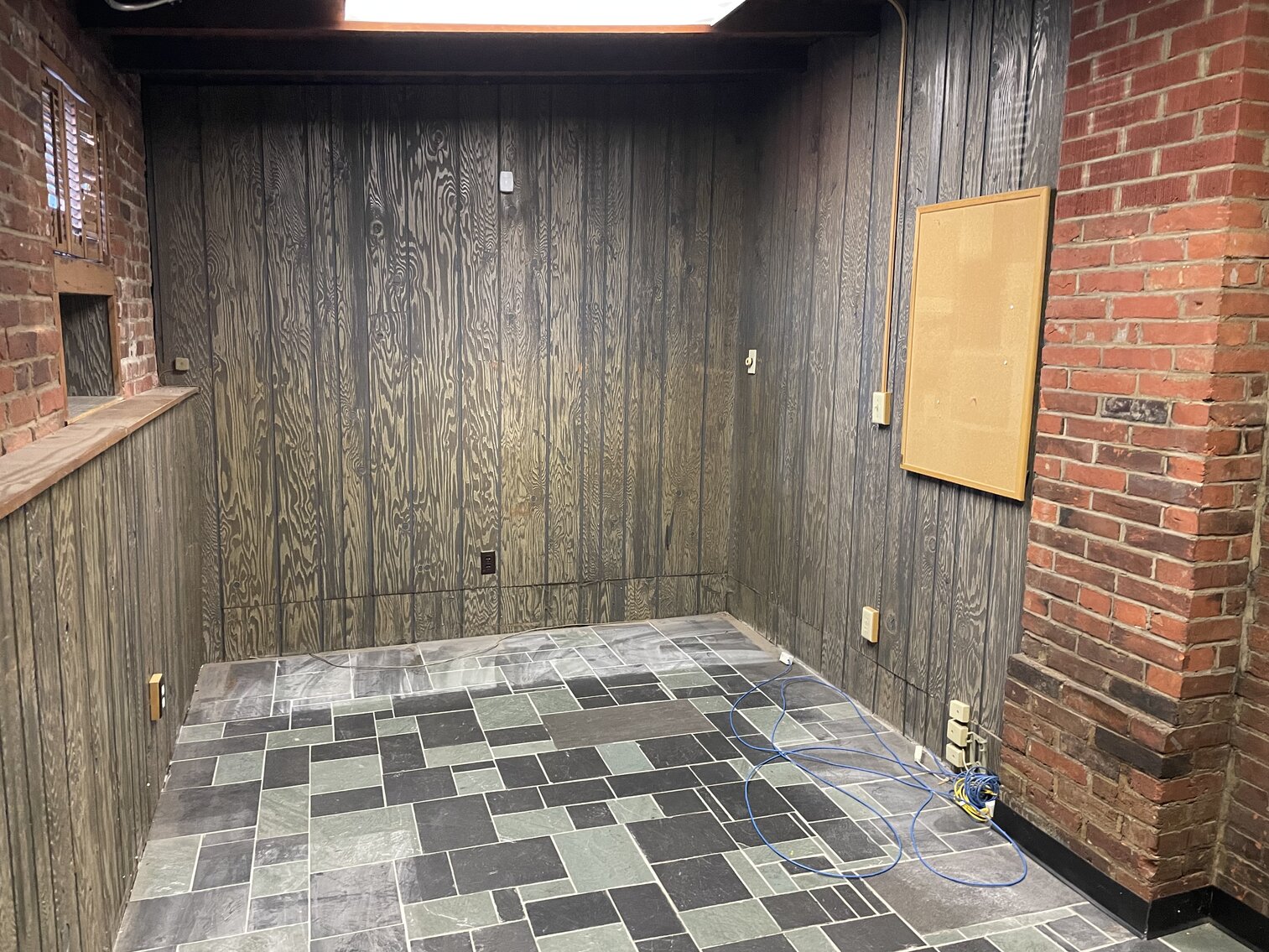 Image for Bankruptcy Auction - 2-Story 4,000 +/- SF Professional Office Building w/ Private Parking Lot in Downtown Salem