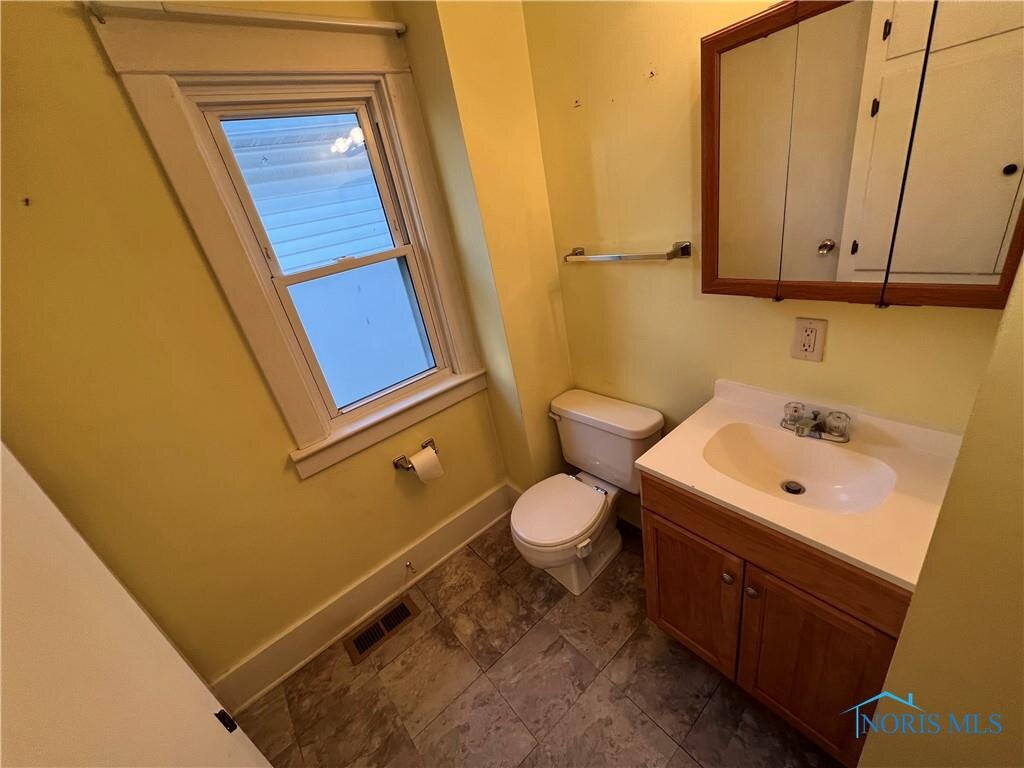 Image for MINIMUM BID AUCTION $19,000! 1423 Queen St.