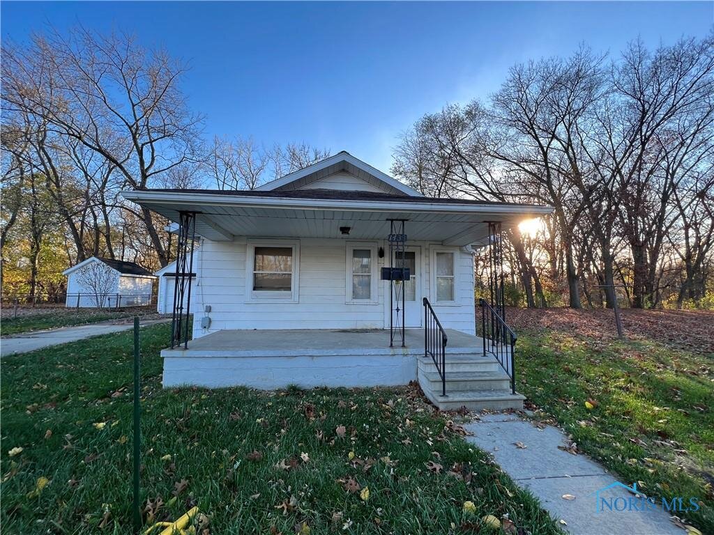 Image for MINIMUM BID AUCTION $19,000! 1433 Queen St