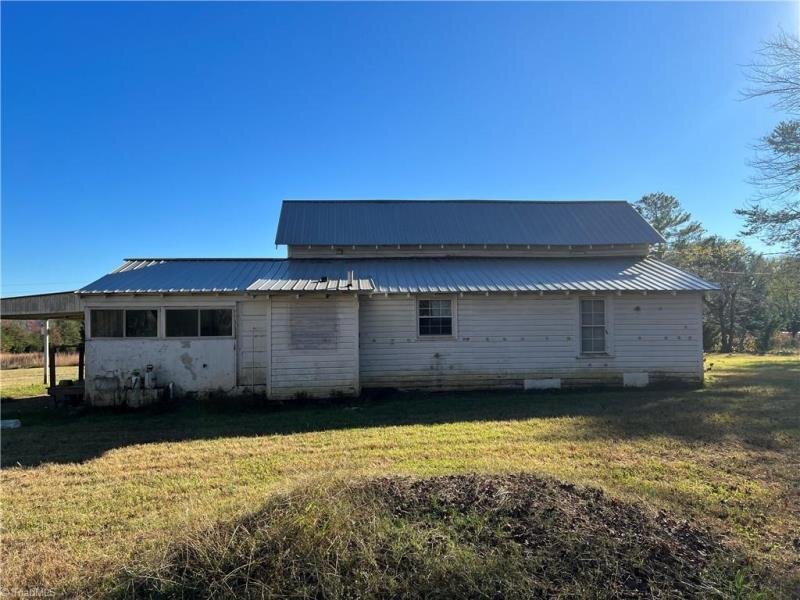 181 Woodville Church Road House For Sale in Mount Airy