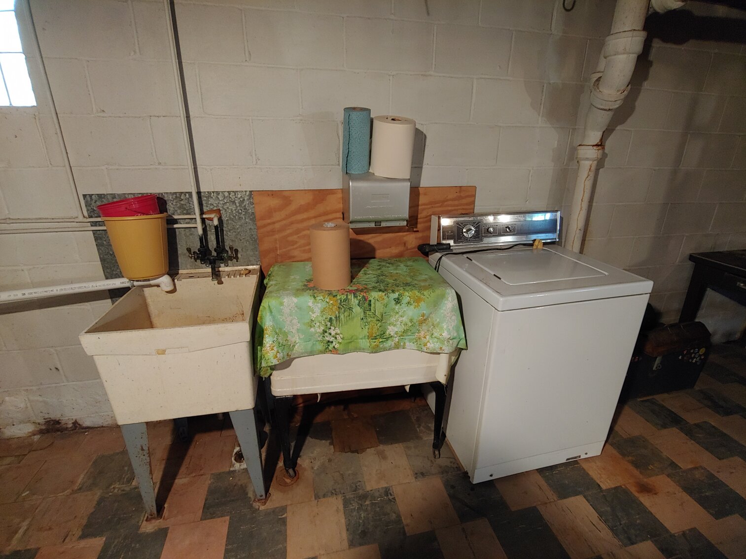 Image for 3 BEDROOM 2-STORY BRICK CAPE COD  W/ HUMMELS, COLLECTORS ITEMS & HOUSEHOLD GOODS