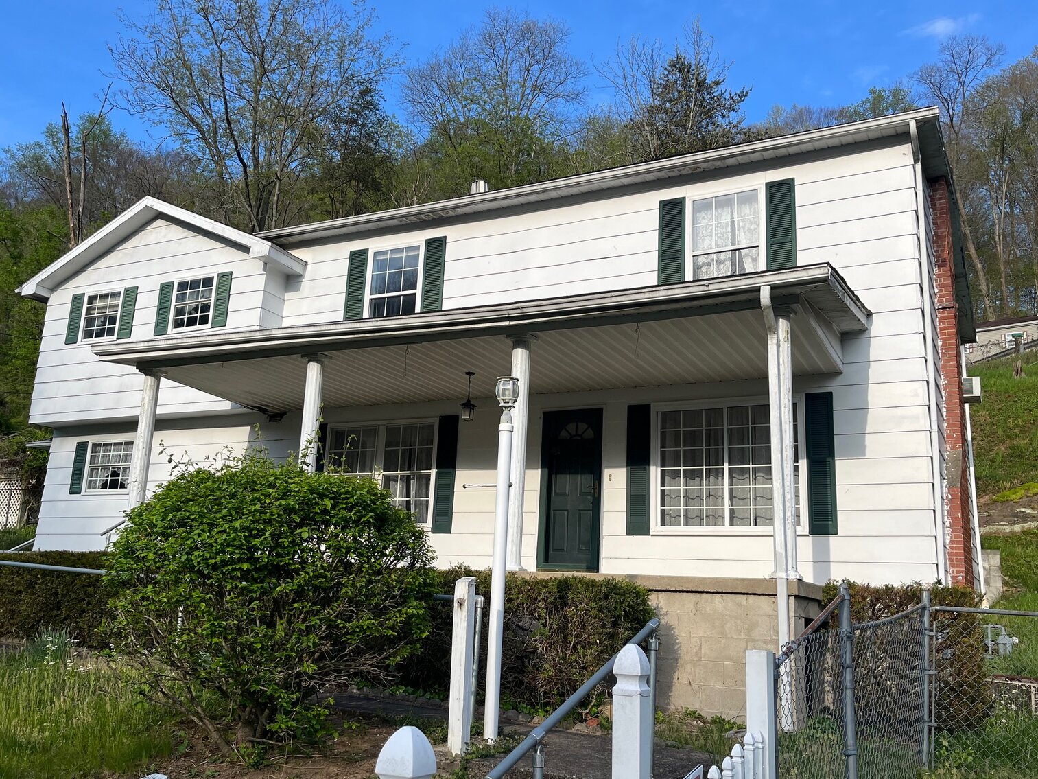 Spacious 4 Bedroom with Additions