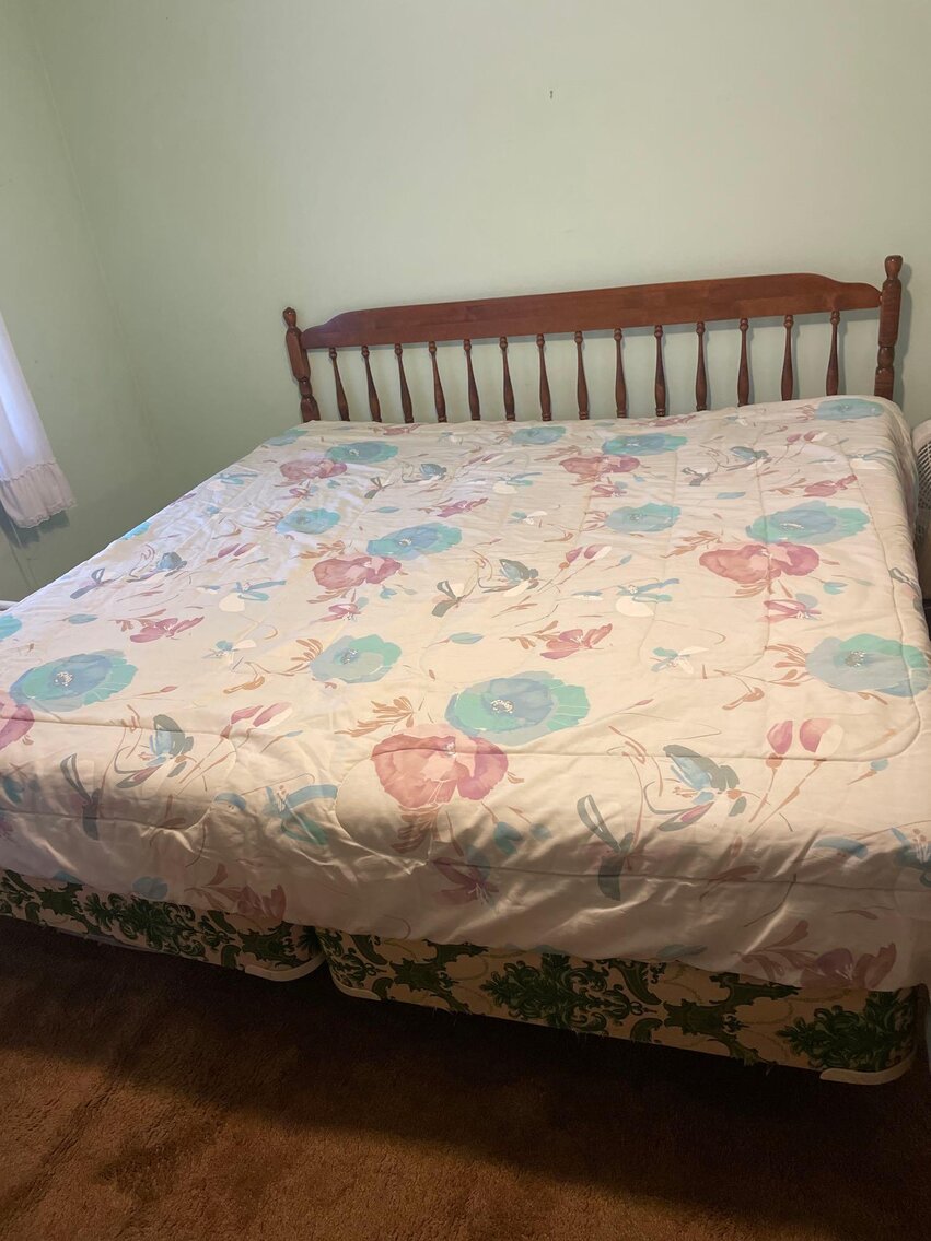 Image for Tools, Antiques, Glassware, Costume and Gold Jewelry, Collectibles, and Furnishings (S Holland Sylvania)