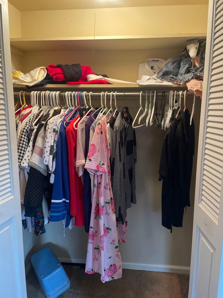 Image for Tools, Antiques, Glassware, Costume and Gold Jewelry, Collectibles, and Furnishings (S Holland Sylvania)