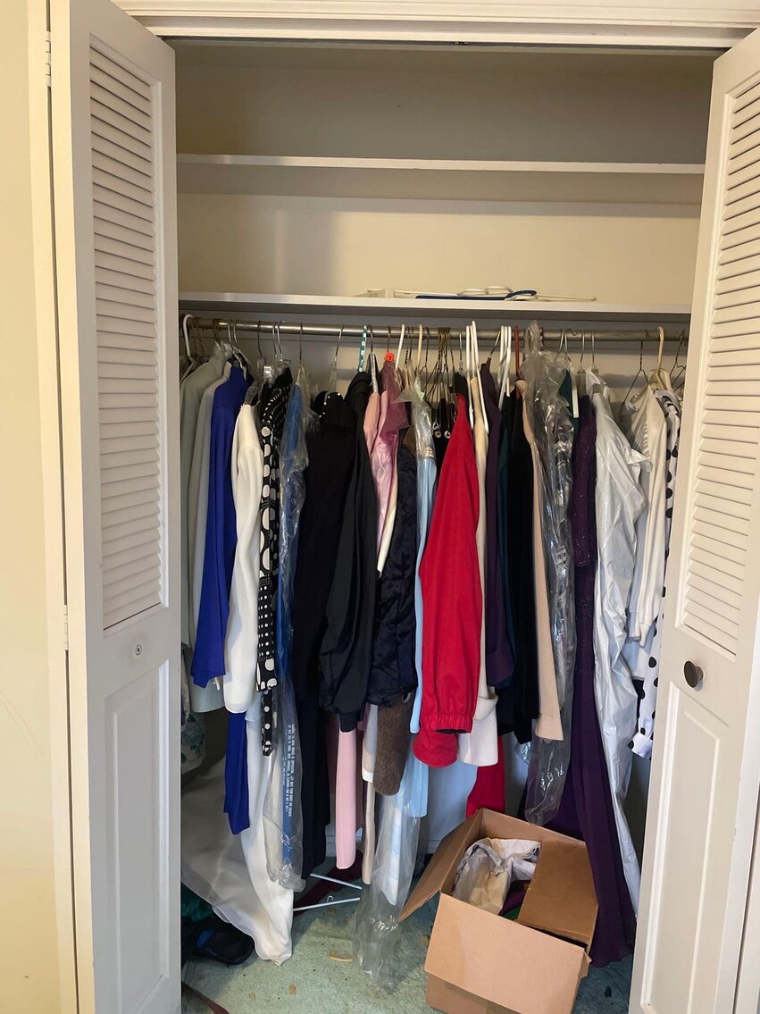 Image for Tools, Antiques, Glassware, Costume and Gold Jewelry, Collectibles, and Furnishings (S Holland Sylvania)