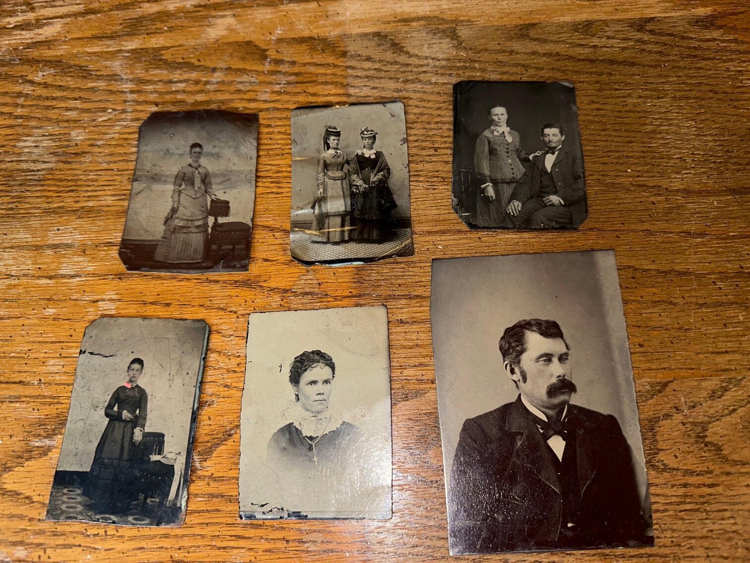 Image for Tools, Antiques, Glassware, Costume and Gold Jewelry, Collectibles, and Furnishings (S Holland Sylvania)