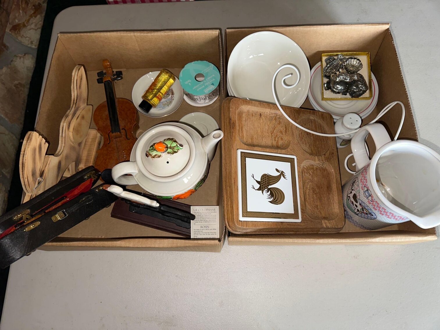 Image for Tools, Antiques, Glassware, Costume and Gold Jewelry, Collectibles, and Furnishings (S Holland Sylvania)