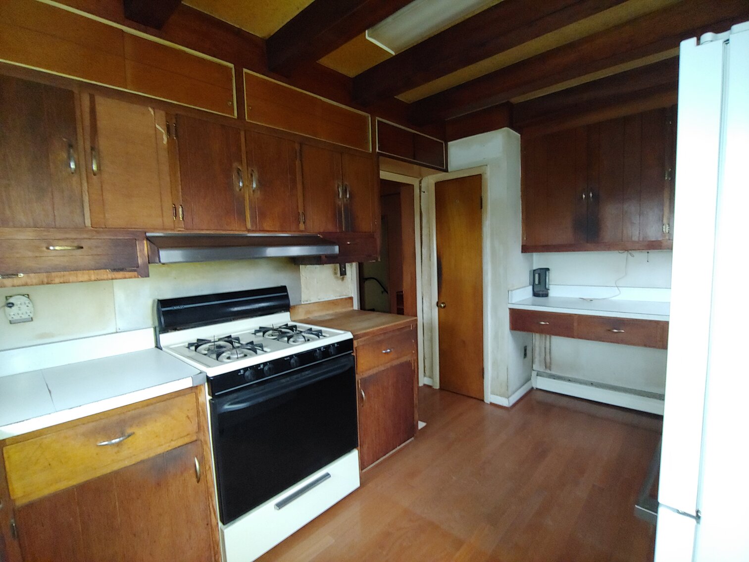 Image for 4 BR, 1.5 BA, 2½-STORY COLONIAL HOME  & 2BR, 2-STORY CARRIAGE HOUSE ON 2.4+/- ACRE LOT