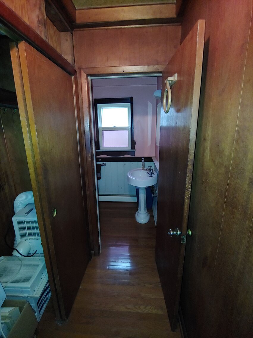 Image for 4 BR, 1.5 BA, 2½-STORY COLONIAL HOME  & 2BR, 2-STORY CARRIAGE HOUSE ON 2.4+/- ACRE LOT