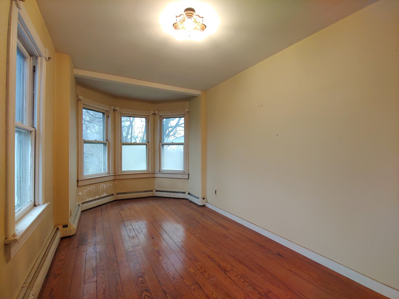 Image for 4 BR, 1.5 BA, 2½-STORY COLONIAL HOME  & 2BR, 2-STORY CARRIAGE HOUSE ON 2.4+/- ACRE LOT