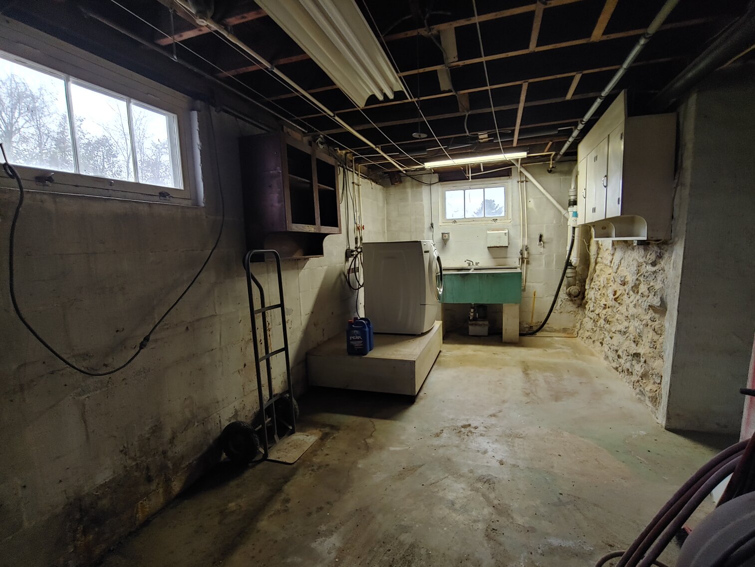 Image for 4 BR, 1.5 BA, 2½-STORY COLONIAL HOME  & 2BR, 2-STORY CARRIAGE HOUSE ON 2.4+/- ACRE LOT