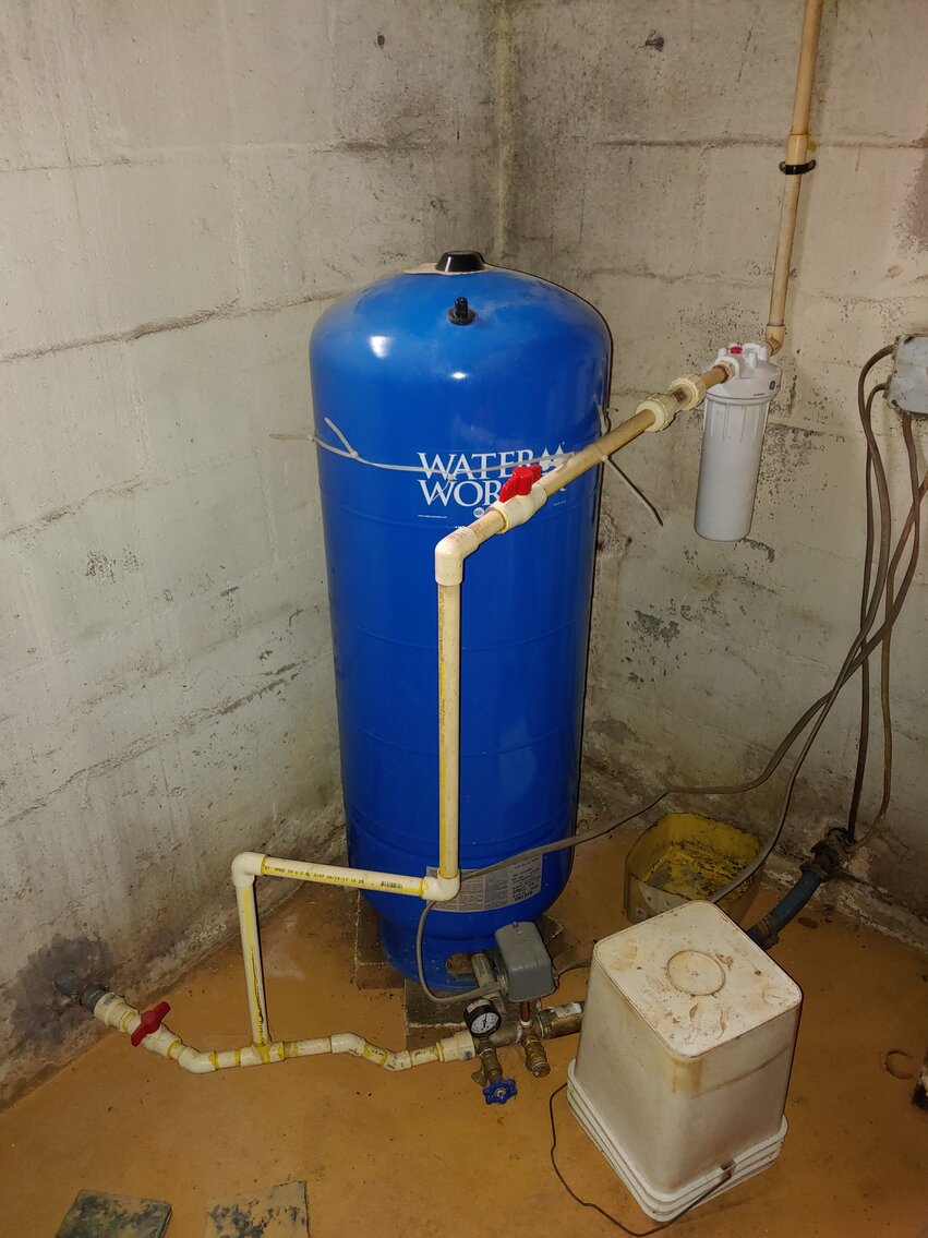 Image for 4 BR, 1.5 BA, 2½-STORY COLONIAL HOME  & 2BR, 2-STORY CARRIAGE HOUSE ON 2.4+/- ACRE LOT