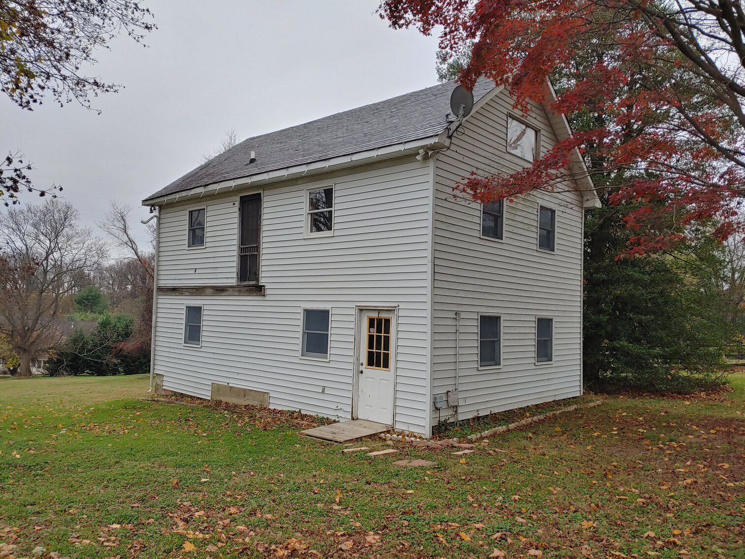 Image for 4 BR, 1.5 BA, 2½-STORY COLONIAL HOME  & 2BR, 2-STORY CARRIAGE HOUSE ON 2.4+/- ACRE LOT