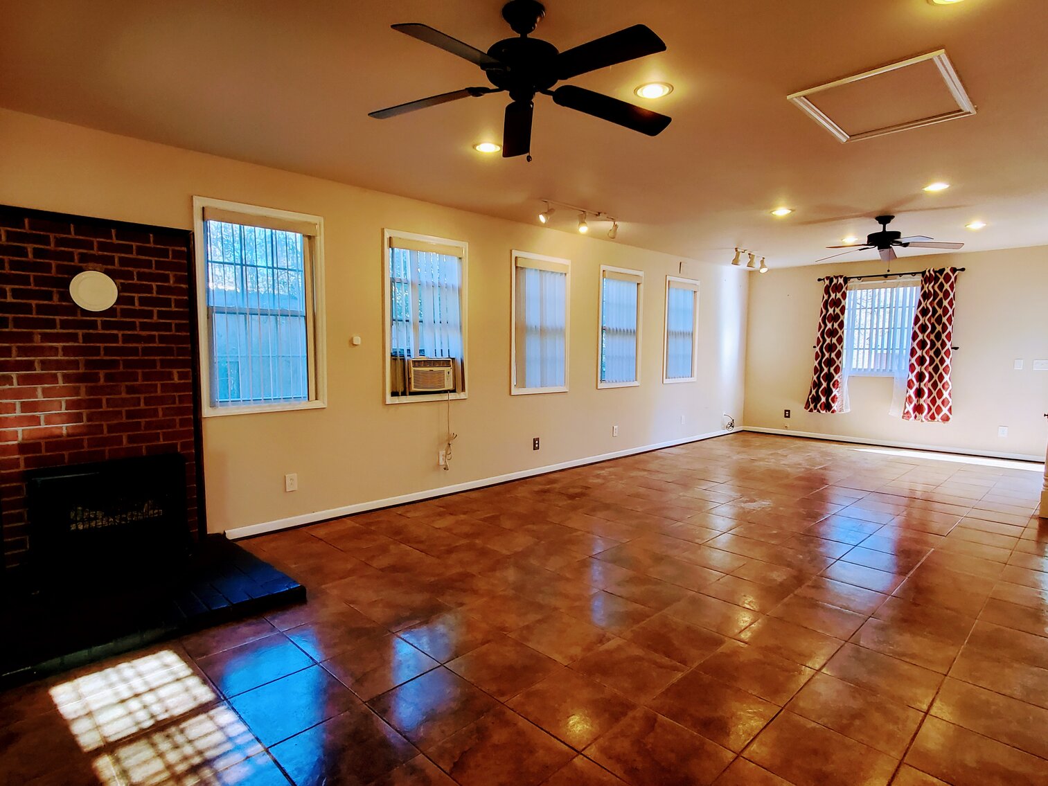 Estate Settlement Single Family 2 BR/1 BA Home Huge Detached 2Car