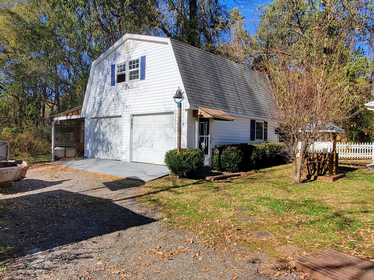 Estate Settlement Single Family 2 BR/1 BA Home Huge Detached 2Car