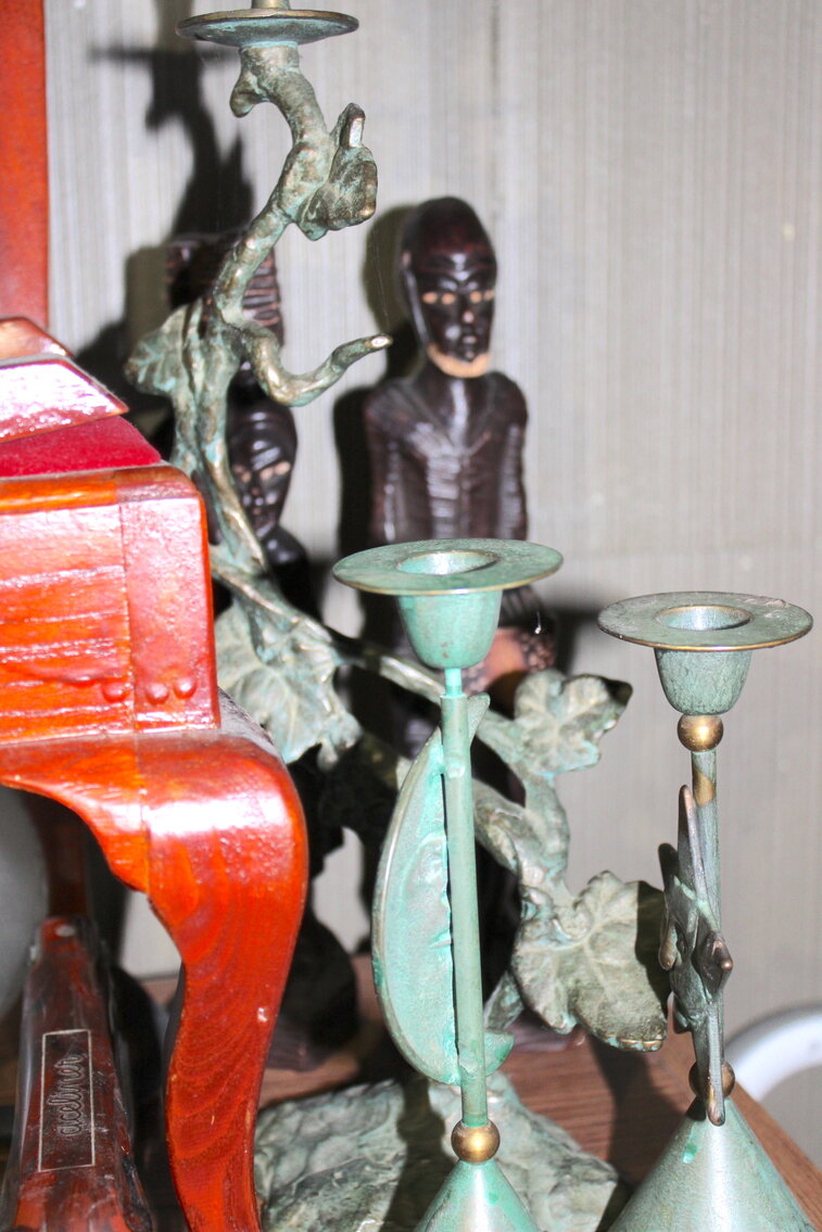 Image for LIVING ESTATE AUCTION