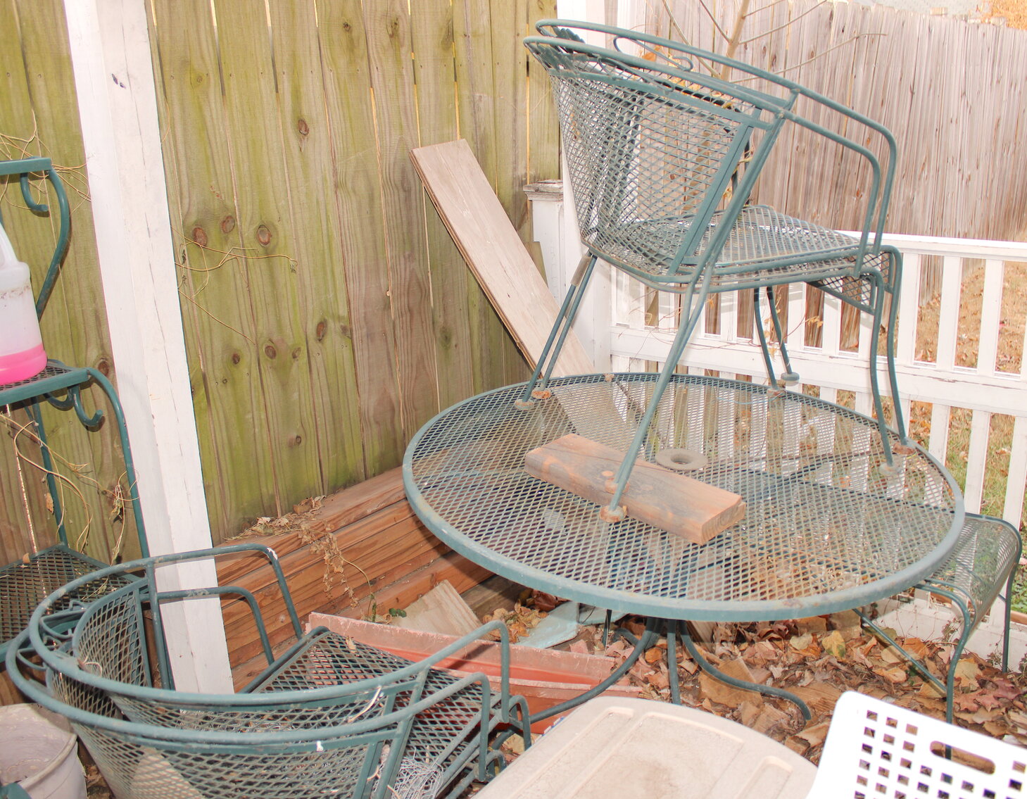 Image for LIVING ESTATE AUCTION