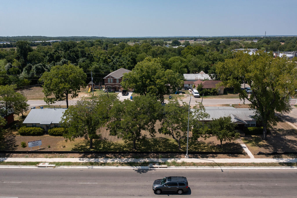 Image for Commercial Listing: 901, 905 and 907 College Street, Bastrop, TX 78602