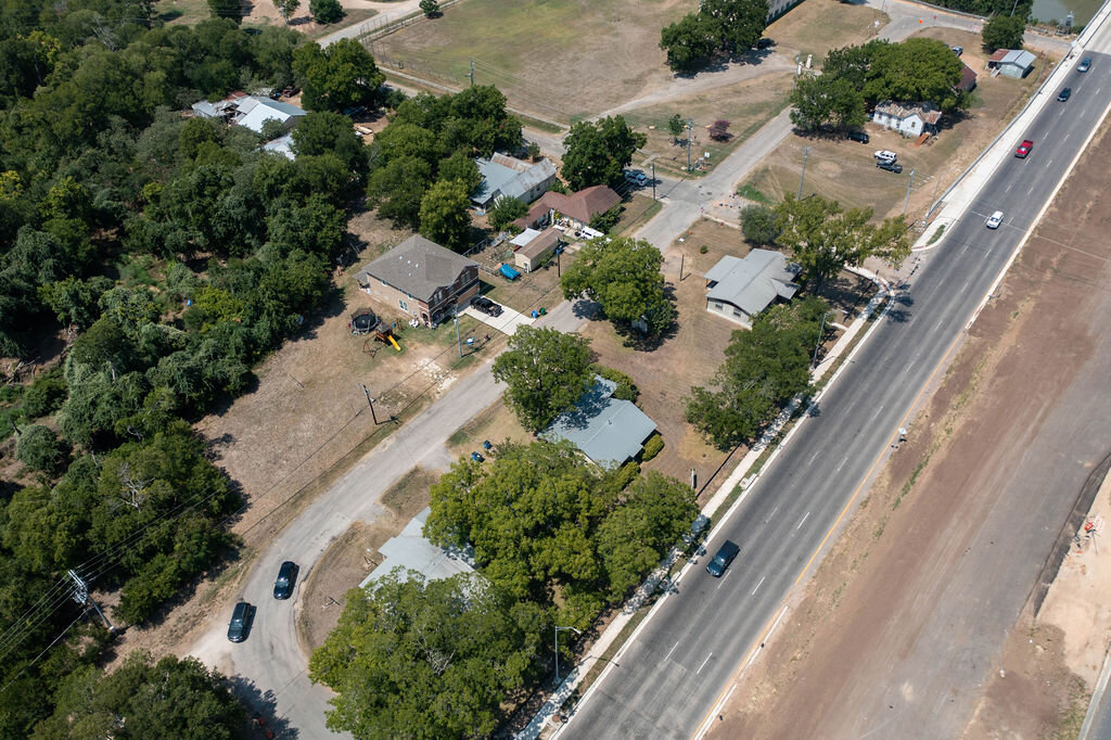 Image for Commercial Listing: 901, 905 and 907 College Street, Bastrop, TX 78602