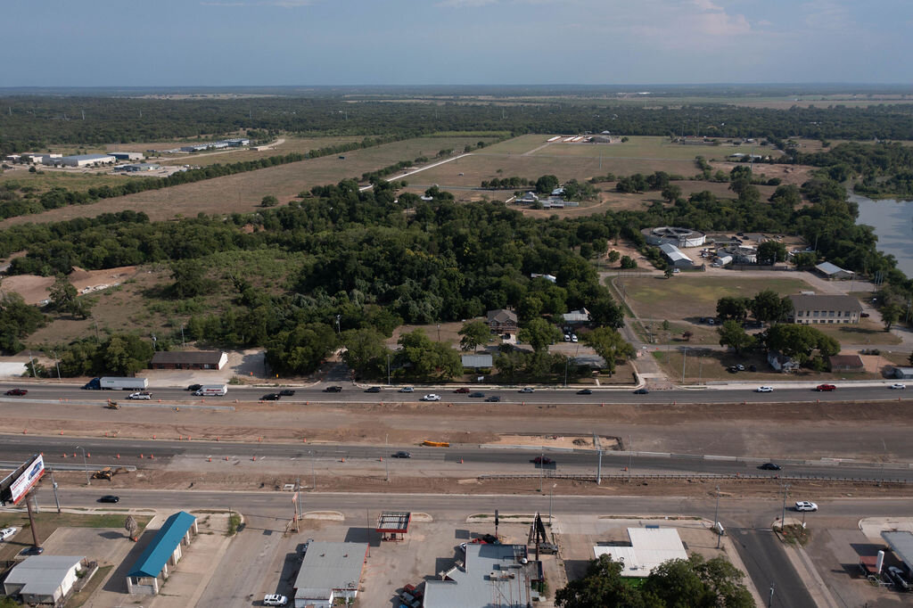 Image for Commercial Listing: 901, 905 and 907 College Street, Bastrop, TX 78602