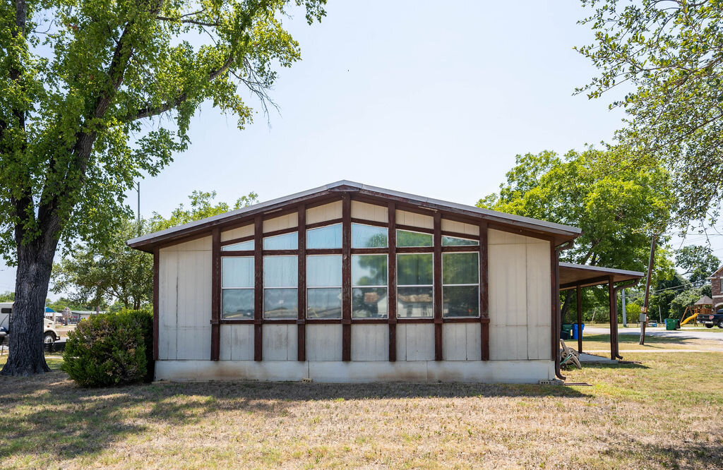 Image for Commercial Listing: 901, 905 and 907 College Street, Bastrop, TX 78602