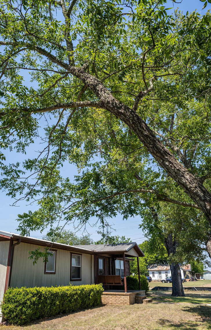 Image for Commercial Listing: 901, 905 and 907 College Street, Bastrop, TX 78602