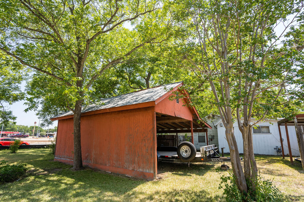 Image for Commercial Listing: 901, 905 and 907 College Street, Bastrop, TX 78602