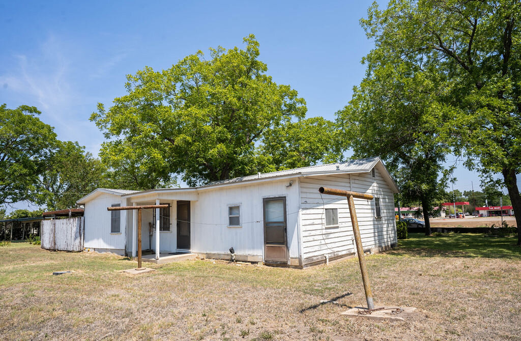 Image for Commercial Listing: 901, 905 and 907 College Street, Bastrop, TX 78602