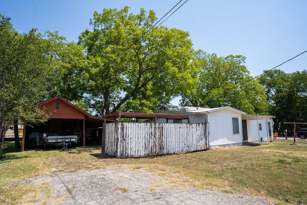 Image for Commercial Listing: 901, 905 and 907 College Street, Bastrop, TX 78602