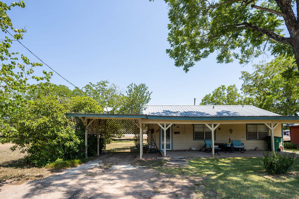 Image for Commercial Listing: 901, 905 and 907 College Street, Bastrop, TX 78602