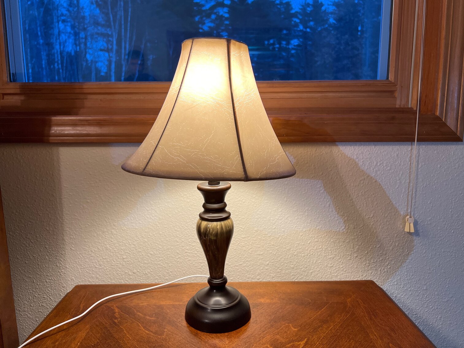 2 marble nightstand lamps