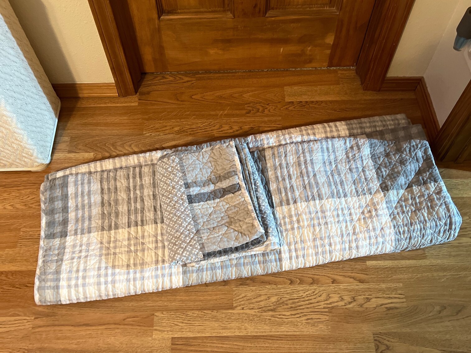 Comforter and pillowcases