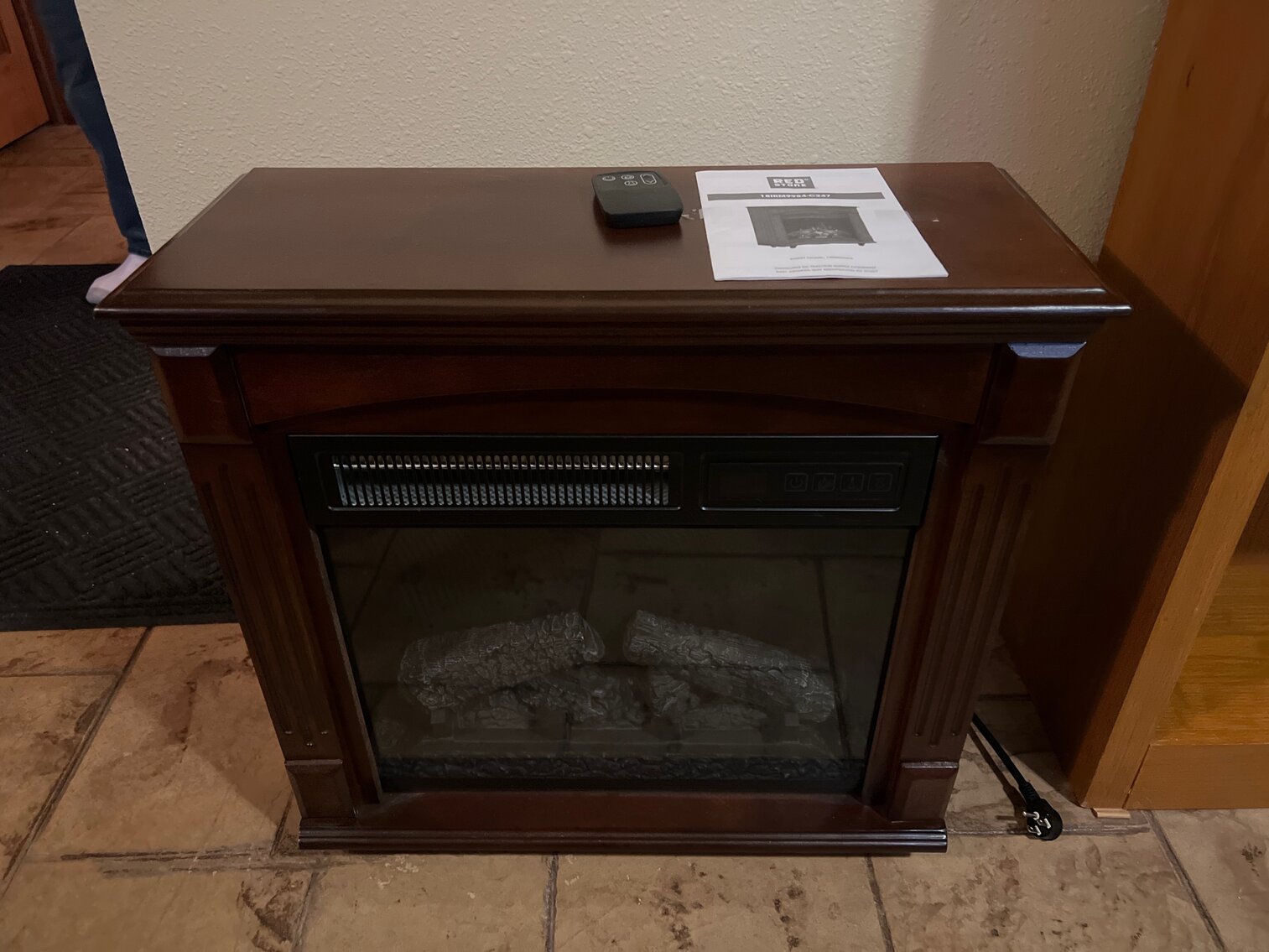 Redstone electric fireplace with remote