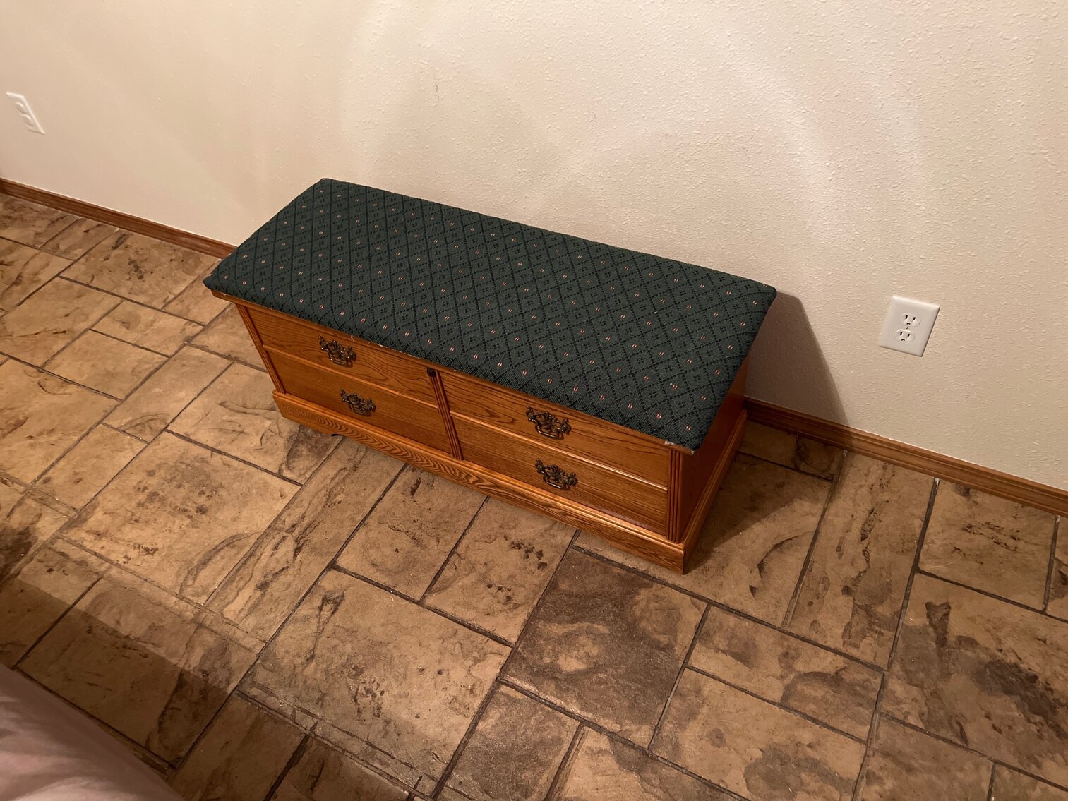 Lane cedar chest with padded top