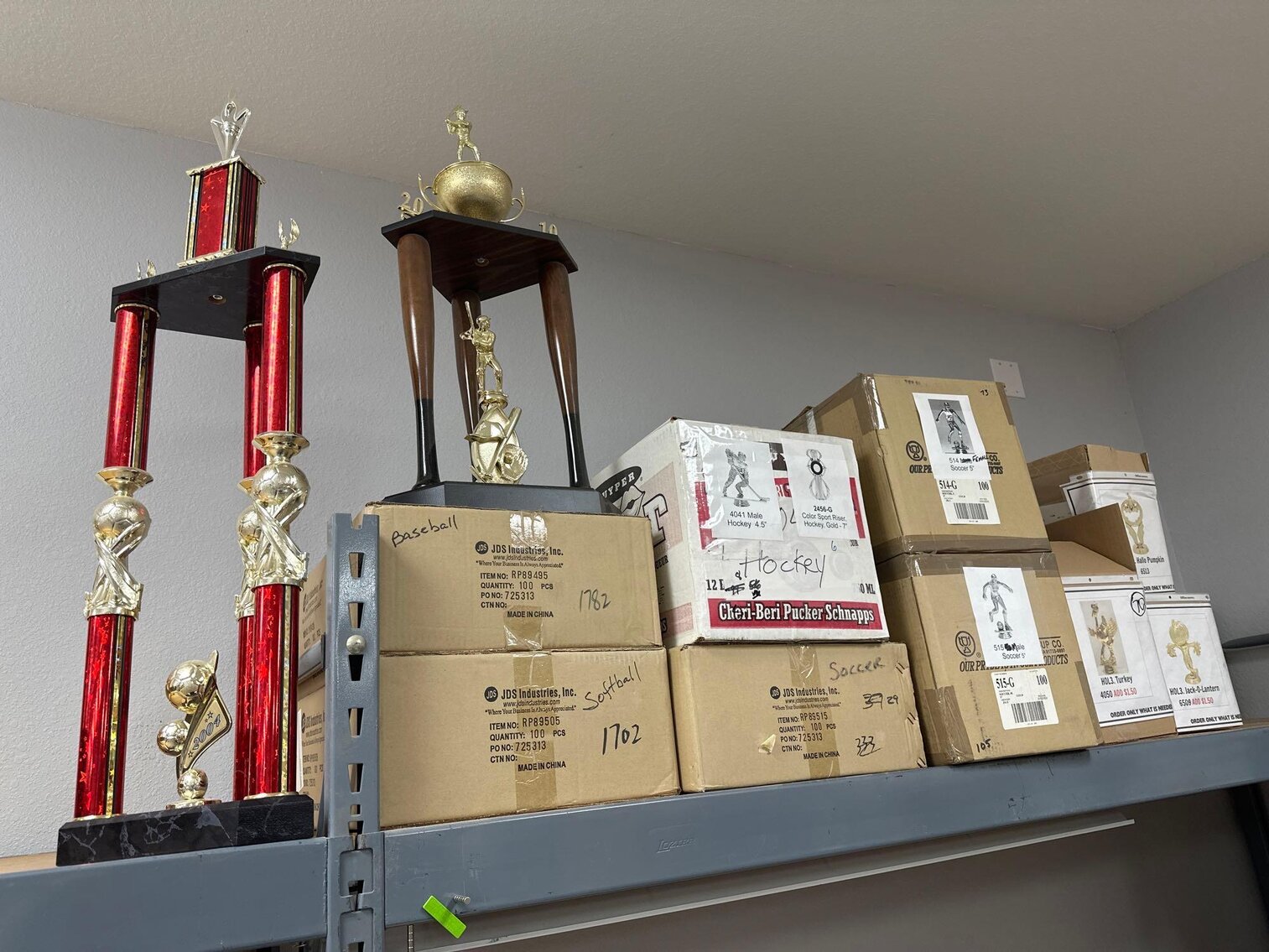 Image for Trophy and Engraving Shop - 1,000's of Items (Lewis)