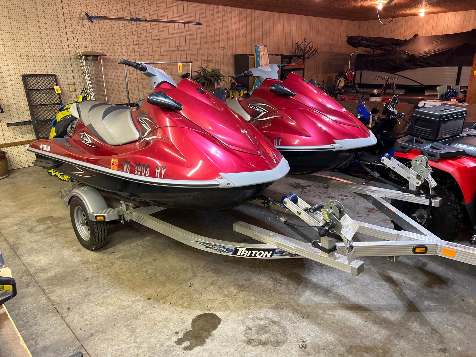 (2) 2013 Yamaha VX deluxe wave runners with Triton aluminum trailer