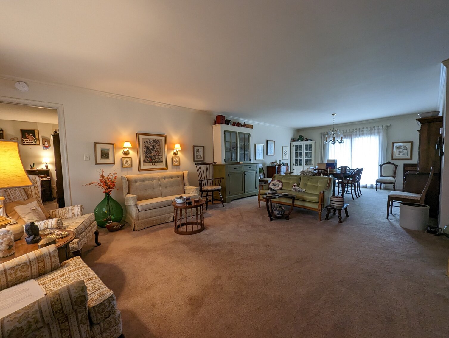 Image for 2 BR, 2.5 BA BRICK RANCHER WADE PORCELAIN MINI FIGURINES, DECOYS, CHINA, FURNITURE, GLASSWARE, ANTIQUES, COLLECTIBLES, COSTUME JEWLERY, HOUSEHOLD ITEMS