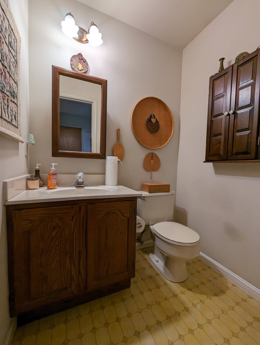 Image for 2 BR, 2.5 BA BRICK RANCHER WADE PORCELAIN MINI FIGURINES, DECOYS, CHINA, FURNITURE, GLASSWARE, ANTIQUES, COLLECTIBLES, COSTUME JEWLERY, HOUSEHOLD ITEMS