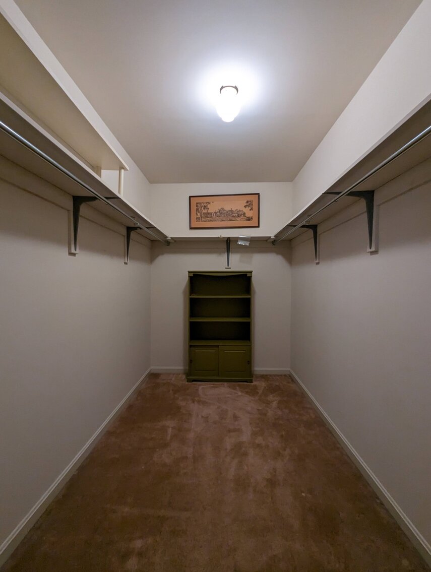 Image for 2 BR, 2.5 BA BRICK RANCHER WADE PORCELAIN MINI FIGURINES, DECOYS, CHINA, FURNITURE, GLASSWARE, ANTIQUES, COLLECTIBLES, COSTUME JEWLERY, HOUSEHOLD ITEMS