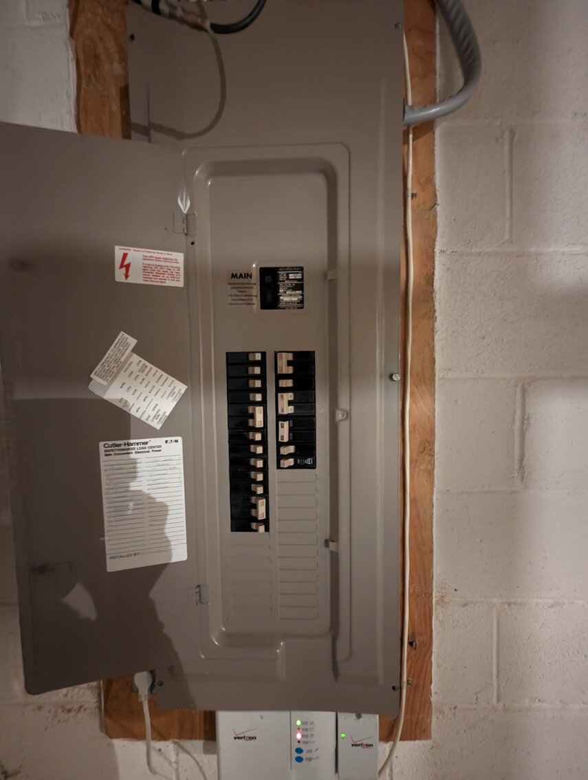 Image for 2 BR, 2.5 BA BRICK RANCHER WADE PORCELAIN MINI FIGURINES, DECOYS, CHINA, FURNITURE, GLASSWARE, ANTIQUES, COLLECTIBLES, COSTUME JEWLERY, HOUSEHOLD ITEMS