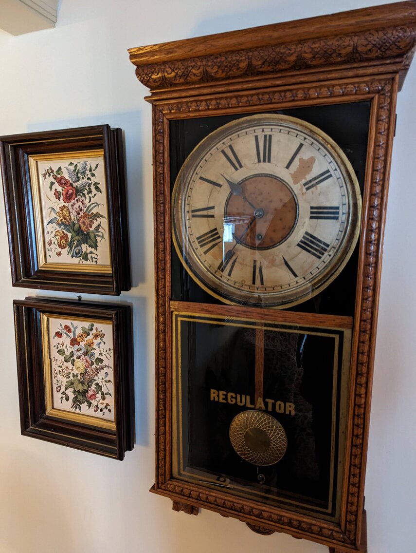 Image for 2 BR, 2.5 BA BRICK RANCHER WADE PORCELAIN MINI FIGURINES, DECOYS, CHINA, FURNITURE, GLASSWARE, ANTIQUES, COLLECTIBLES, COSTUME JEWLERY, HOUSEHOLD ITEMS