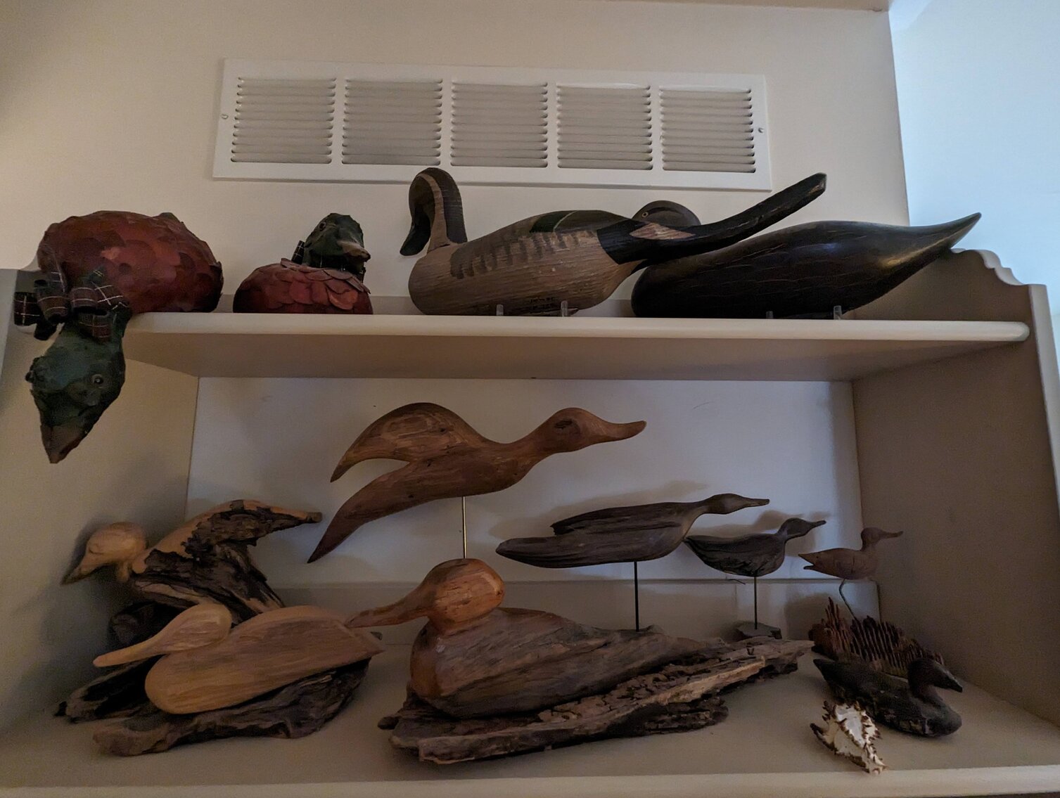 Image for 2 BR, 2.5 BA BRICK RANCHER WADE PORCELAIN MINI FIGURINES, DECOYS, CHINA, FURNITURE, GLASSWARE, ANTIQUES, COLLECTIBLES, COSTUME JEWLERY, HOUSEHOLD ITEMS