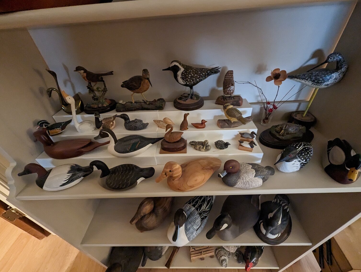 Image for 2 BR, 2.5 BA BRICK RANCHER WADE PORCELAIN MINI FIGURINES, DECOYS, CHINA, FURNITURE, GLASSWARE, ANTIQUES, COLLECTIBLES, COSTUME JEWLERY, HOUSEHOLD ITEMS